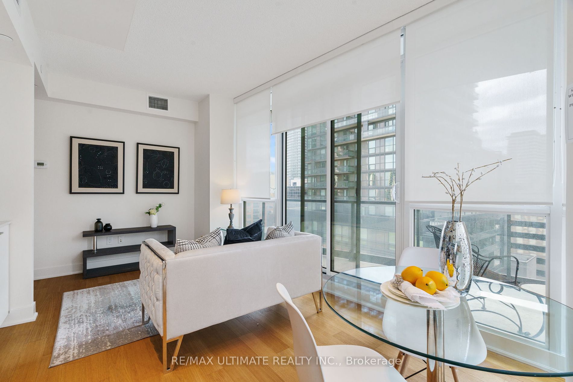30 Roehampton Avenue, #802