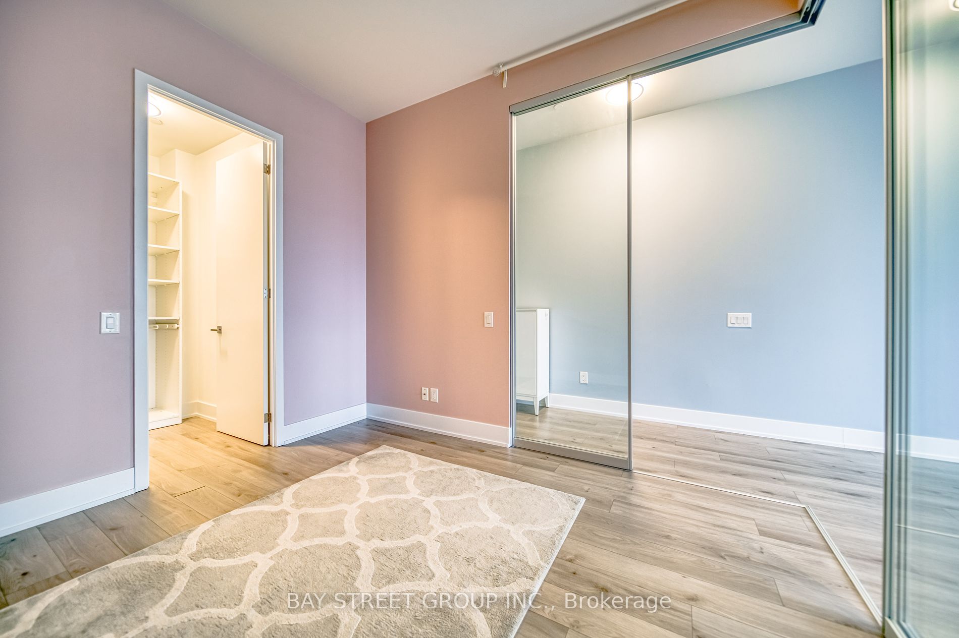 111 St Clair Avenue W #1626