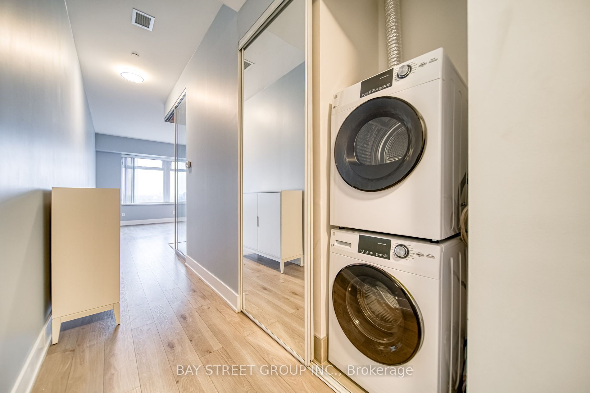 111 St Clair Avenue W #1626