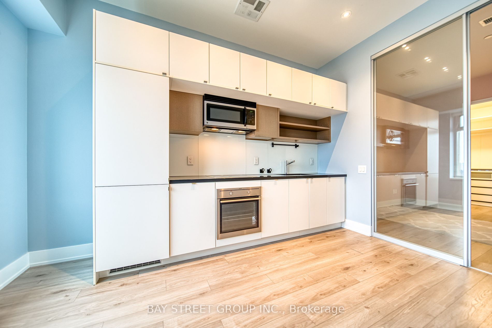 111 St Clair Avenue W #1626