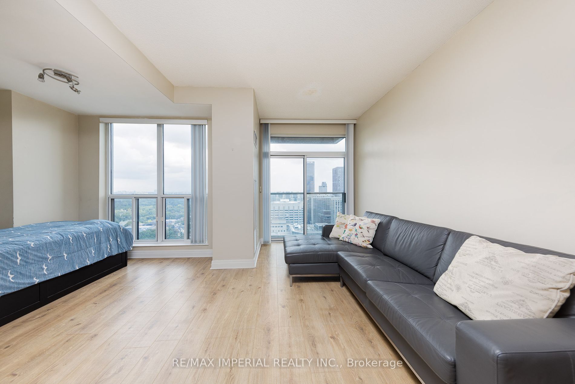8 Park Rd, #3708