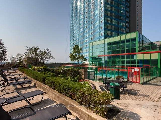77 Harbour Sq, #502