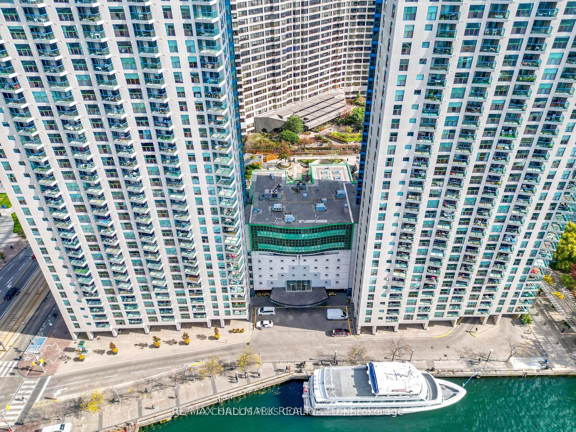77 Harbour Sq, #502