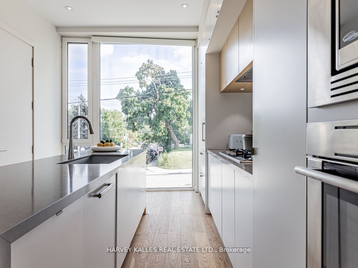 536B Eglinton Avenue E