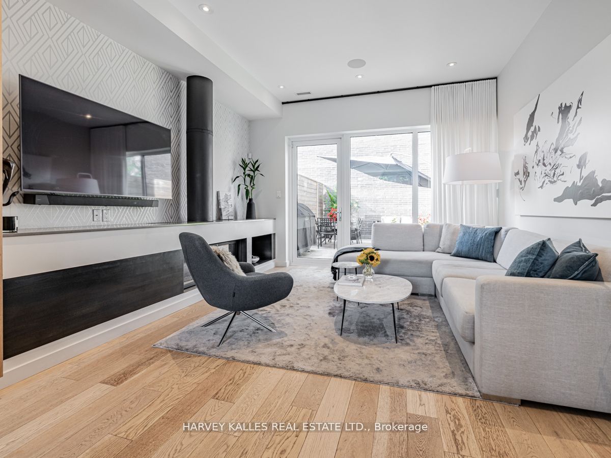 536B Eglinton Avenue E