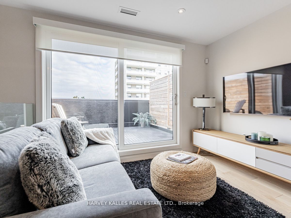 536B Eglinton Avenue E