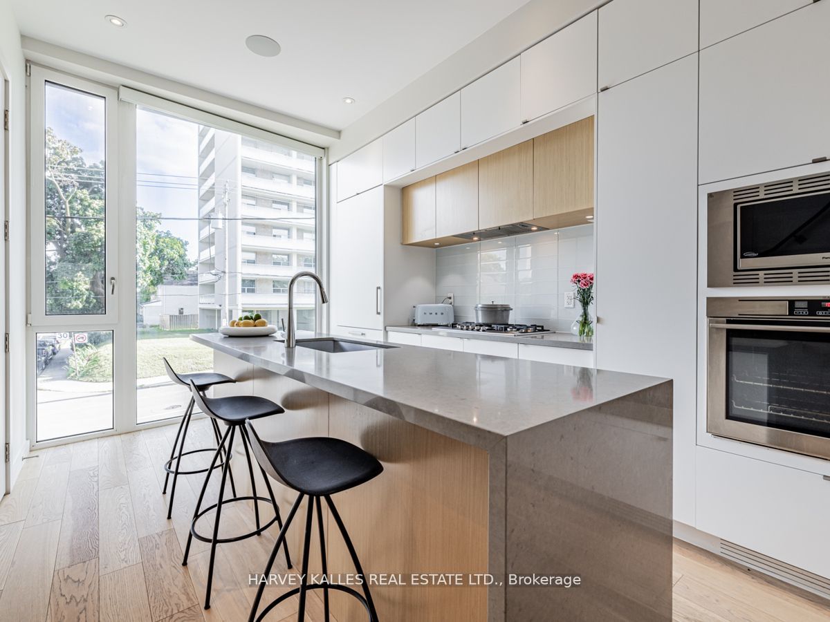 536B Eglinton Avenue E