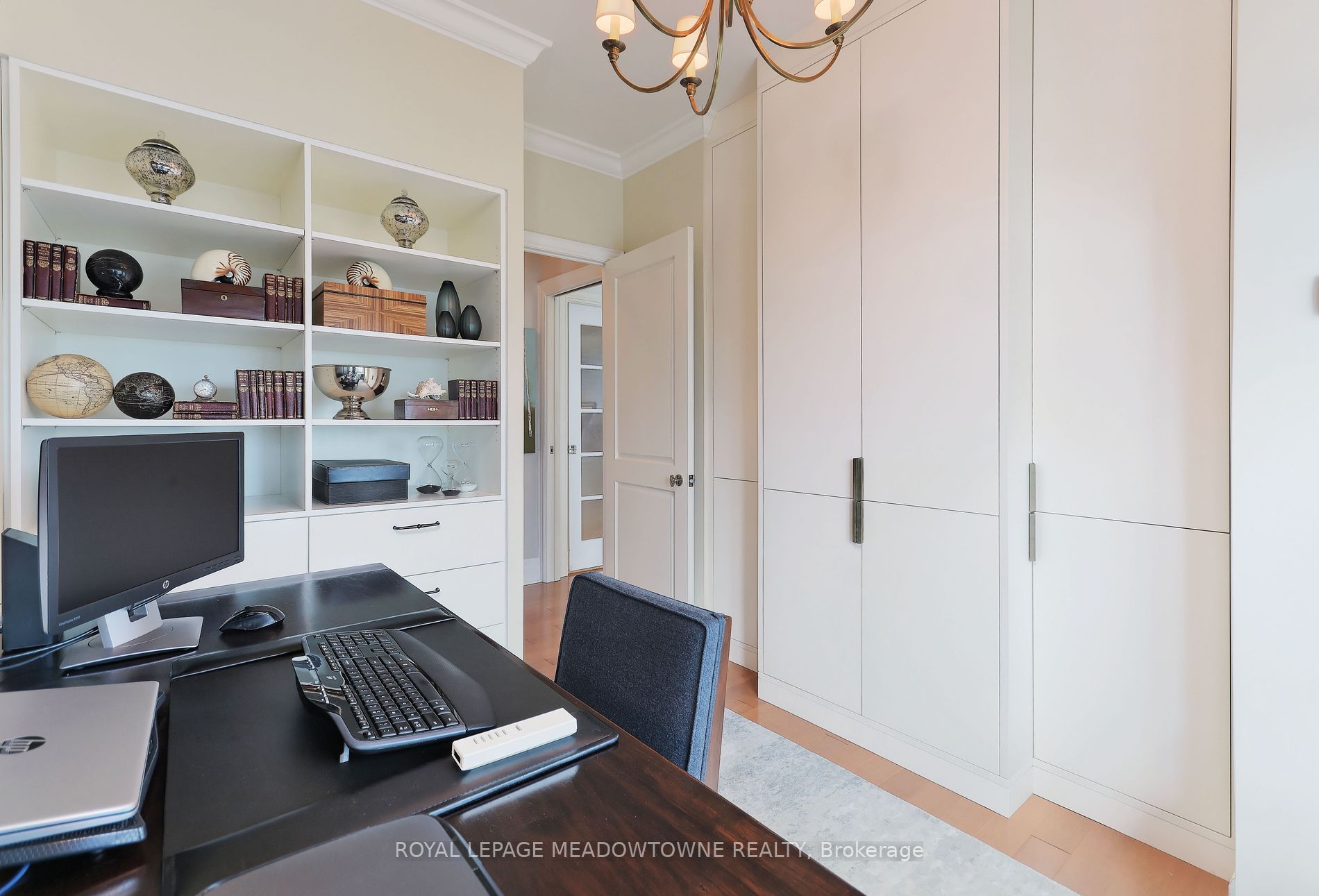 16 Yonge St, #4006