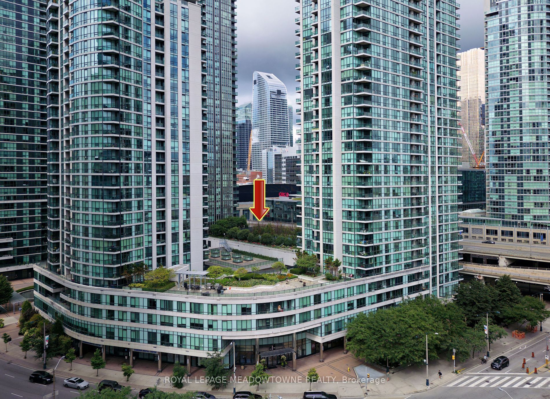 16 Yonge St, #4006