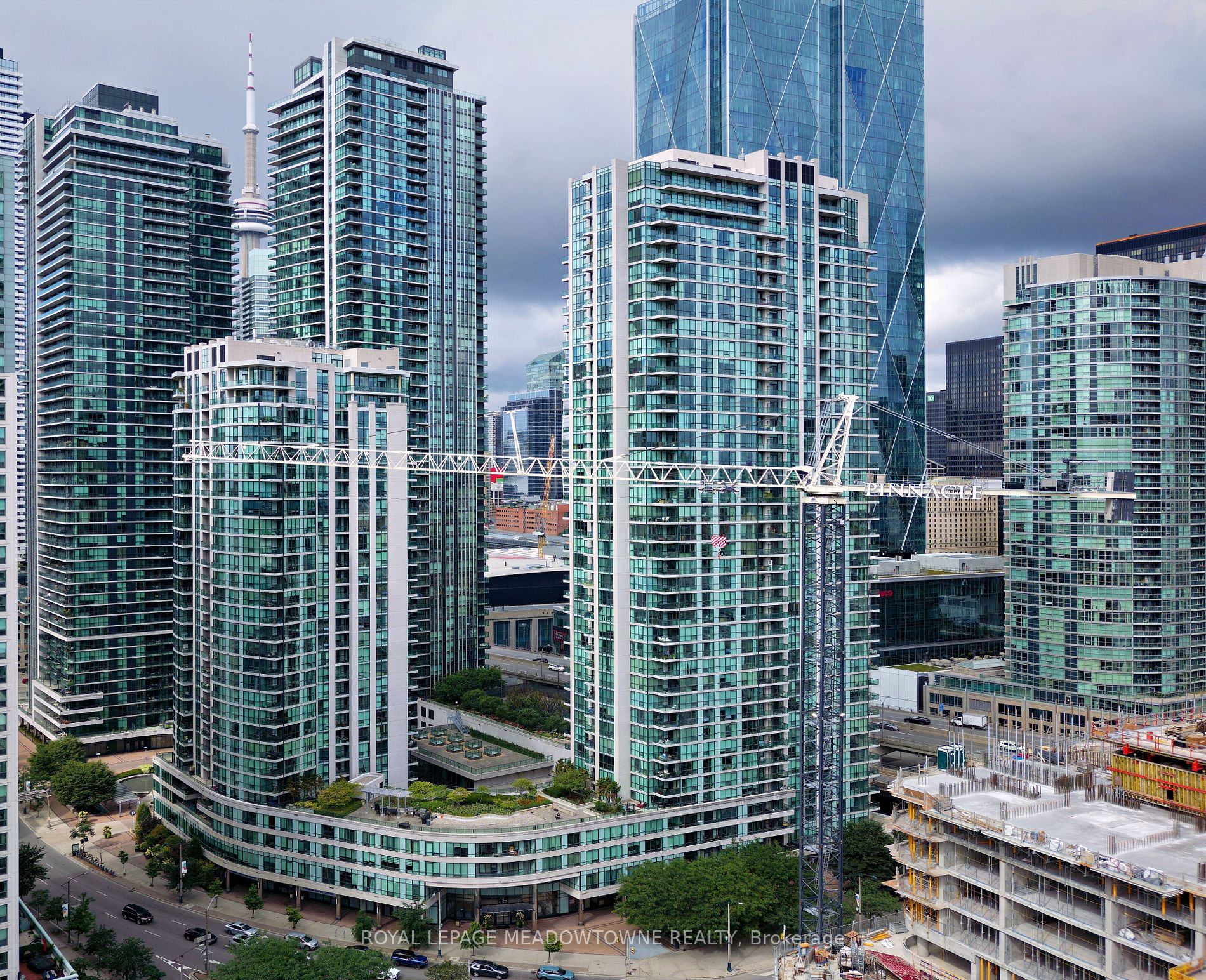 16 Yonge St, #4006