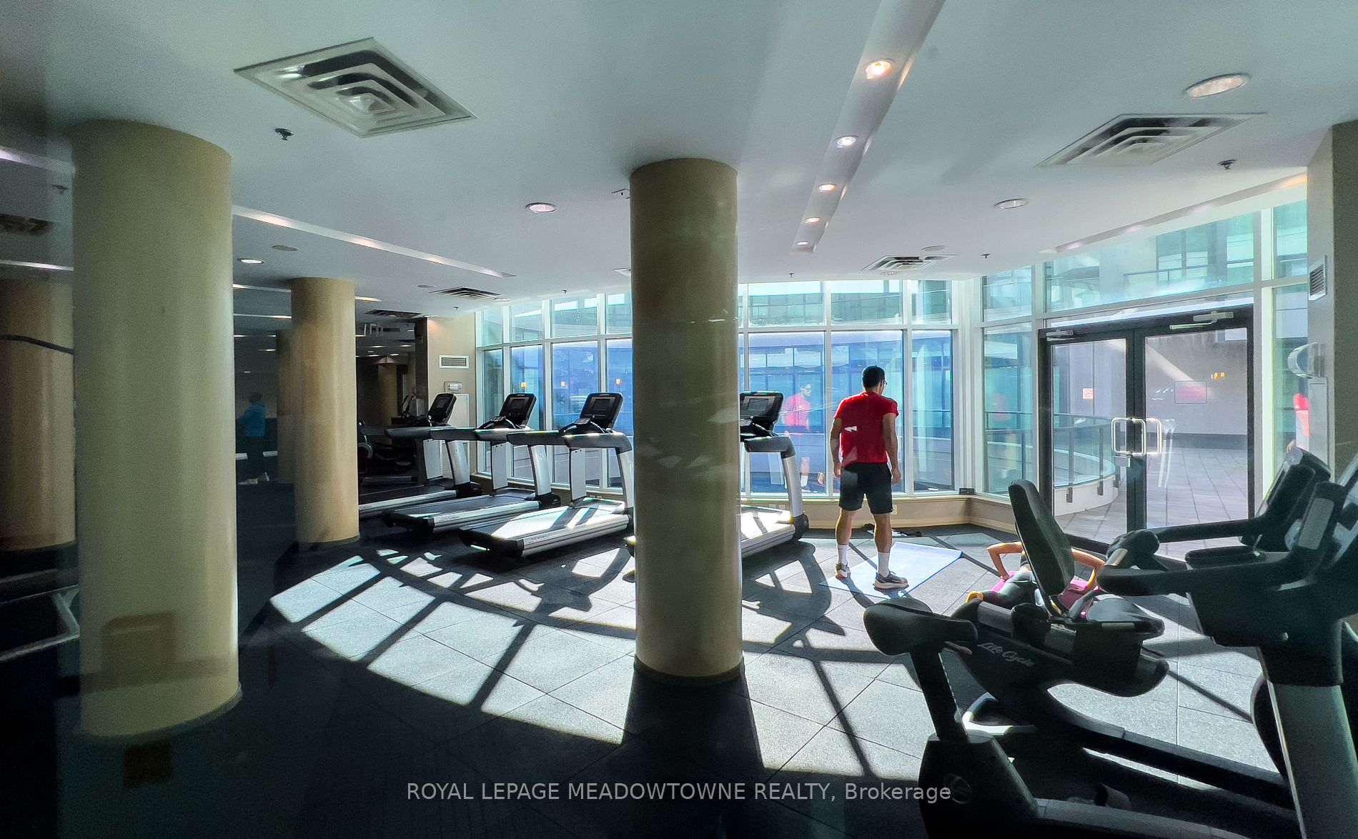 16 Yonge St, #4006