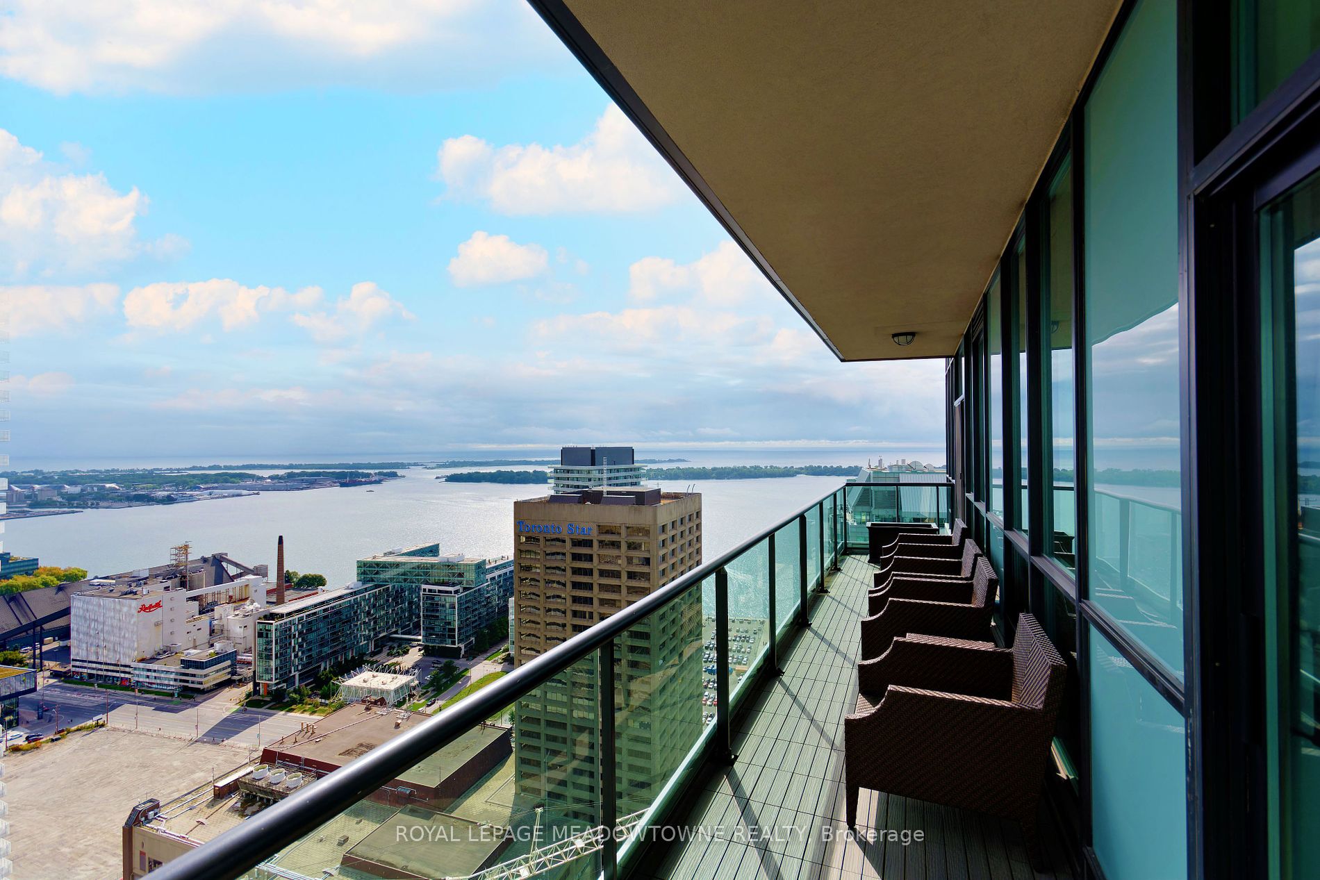 16 Yonge St, #4006