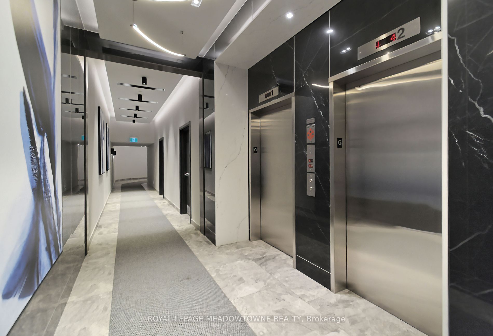16 Yonge St, #4006