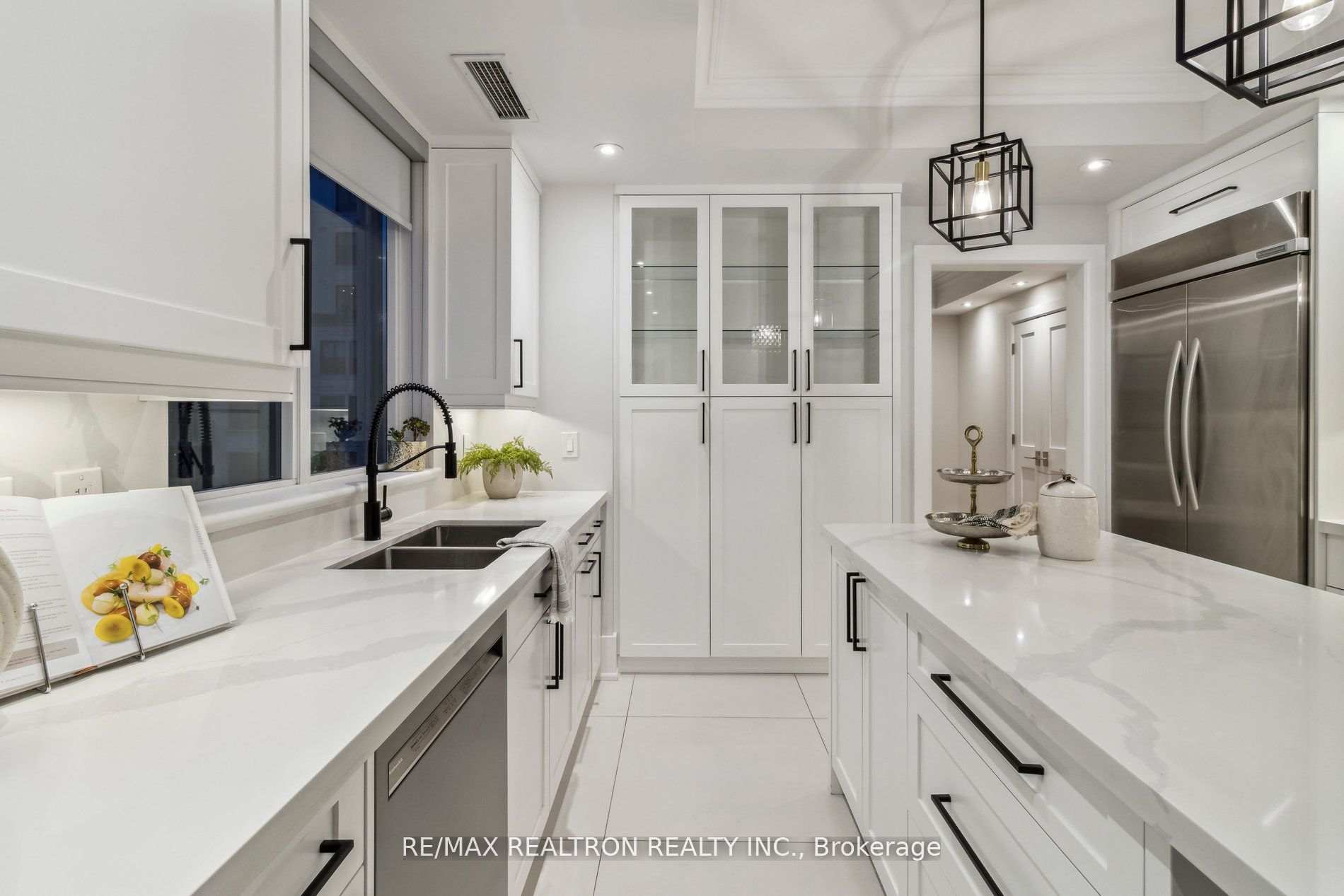 662 Sheppard Avenue E, #609C