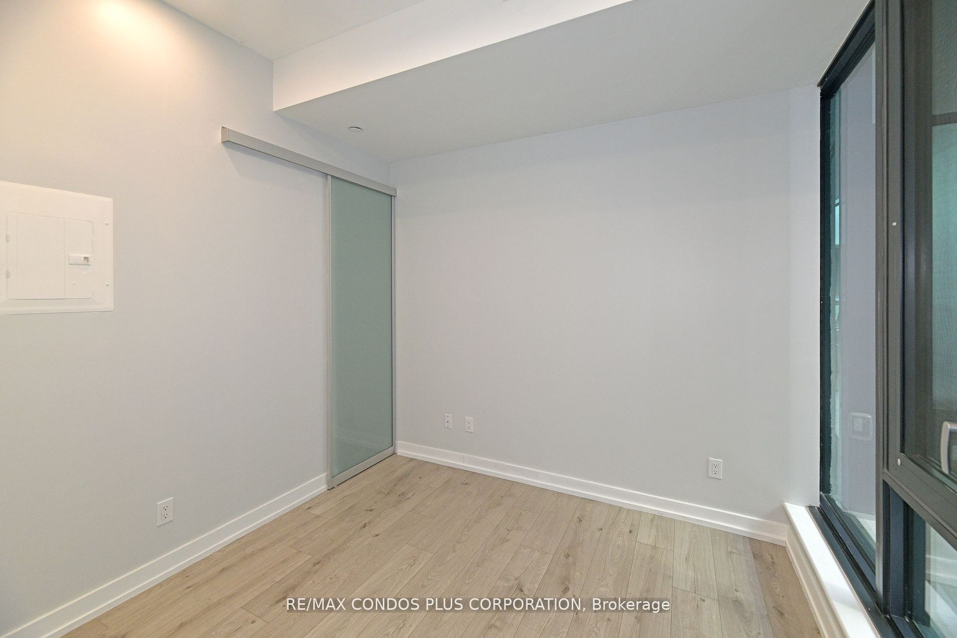 161 Roehampton Ave, #233