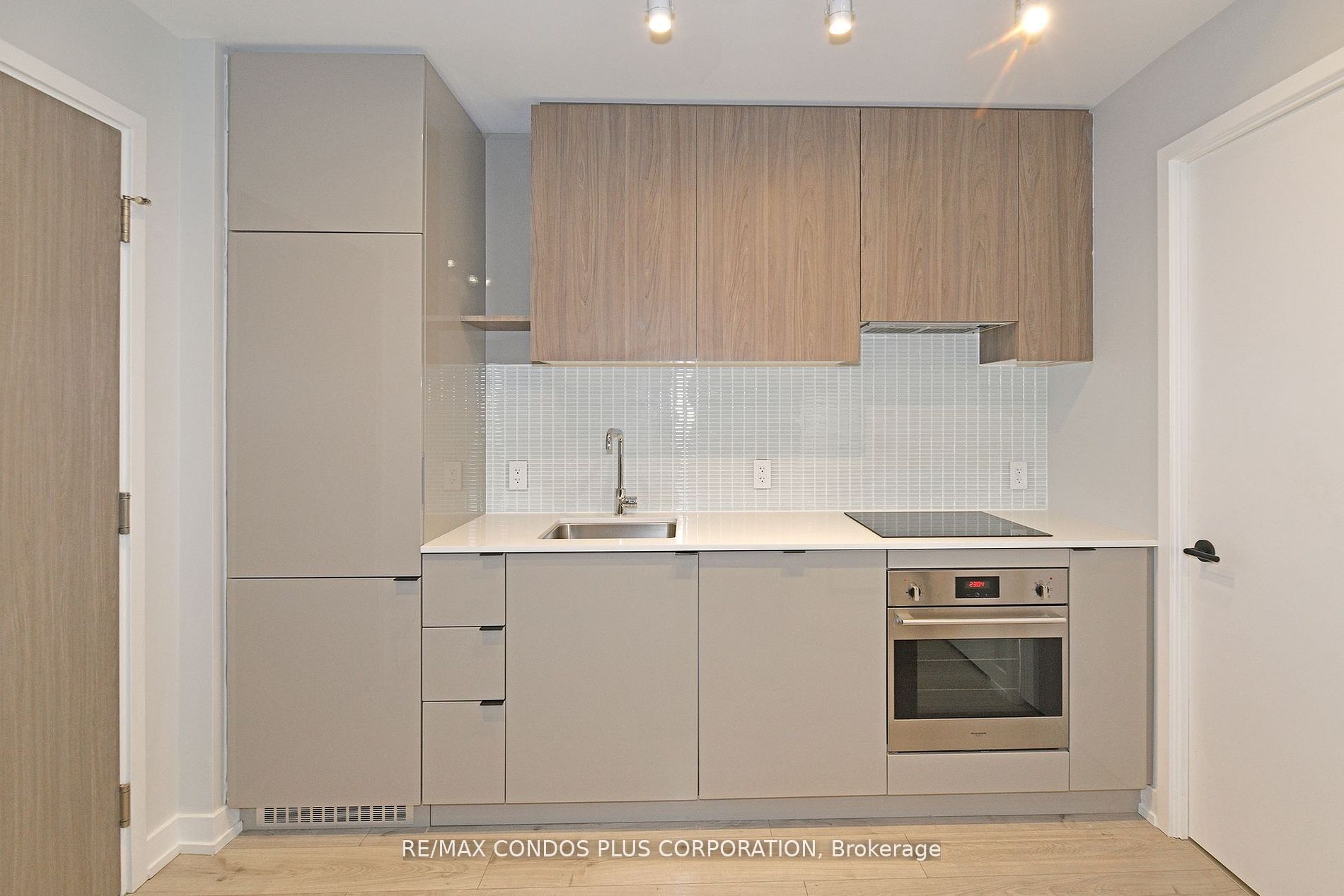 161 Roehampton Ave, #233