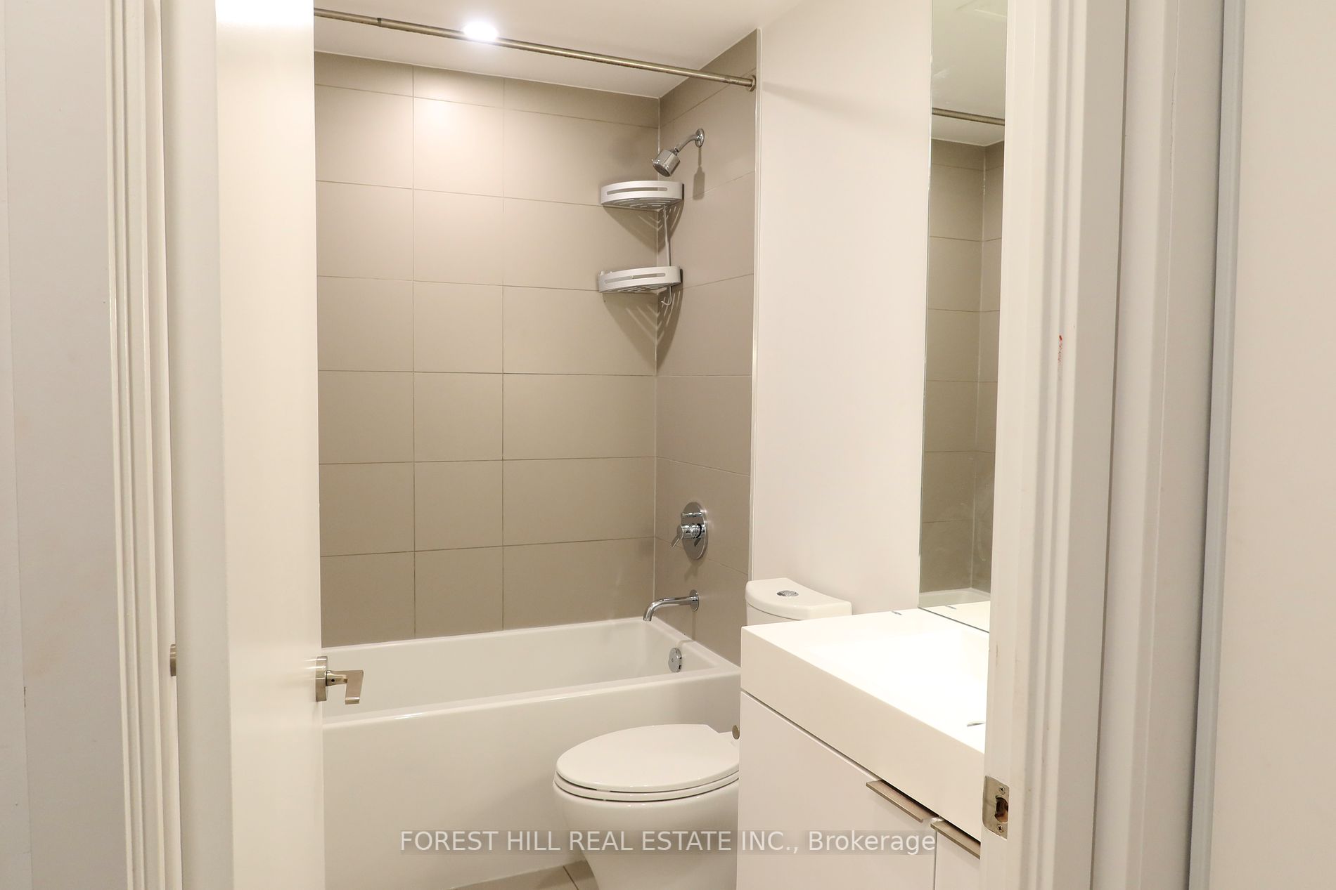 33 Helendale Avenue, #2101