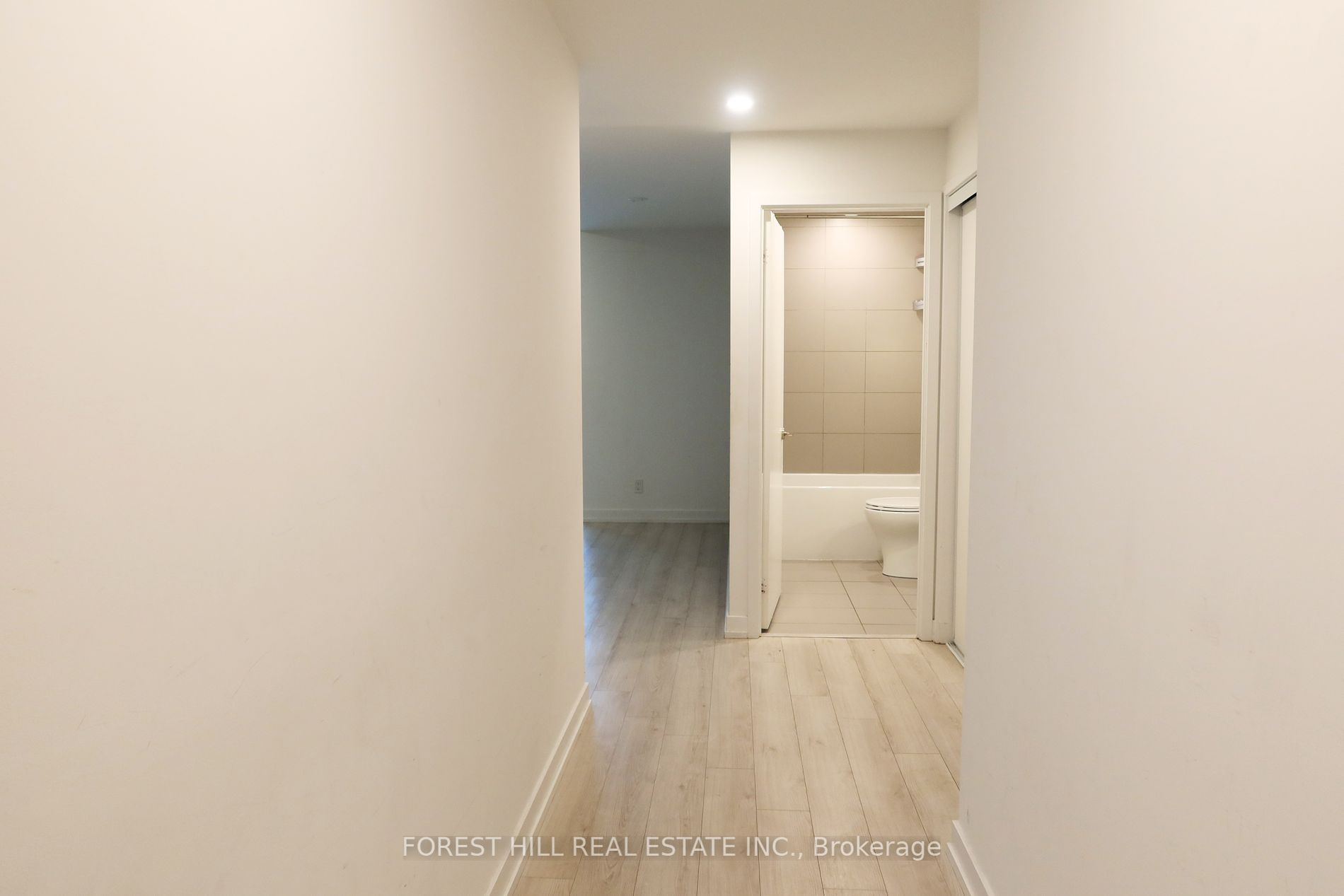 33 Helendale Avenue, #2101