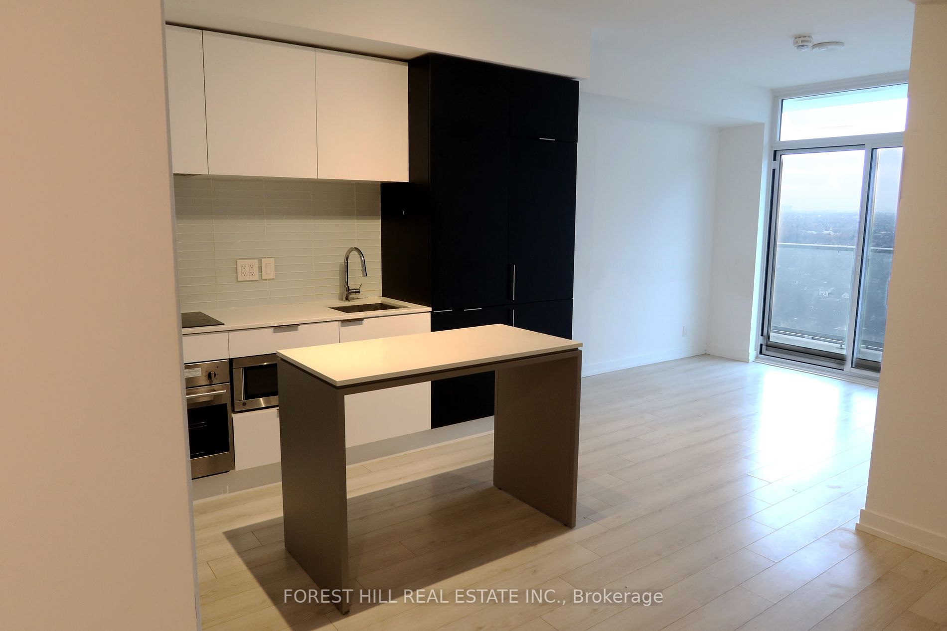 33 Helendale Avenue, #2101