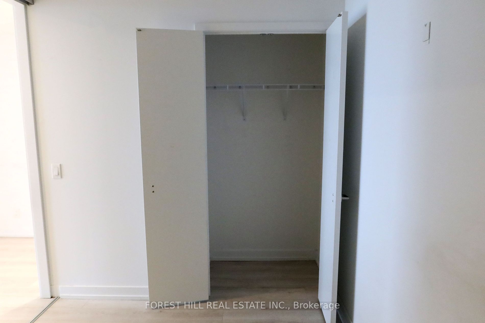33 Helendale Avenue, #2101