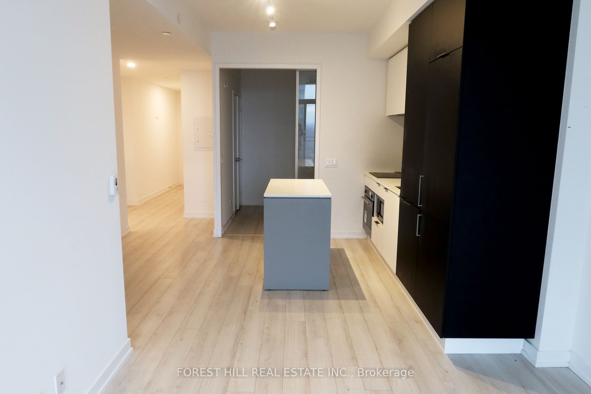33 Helendale Avenue, #2101