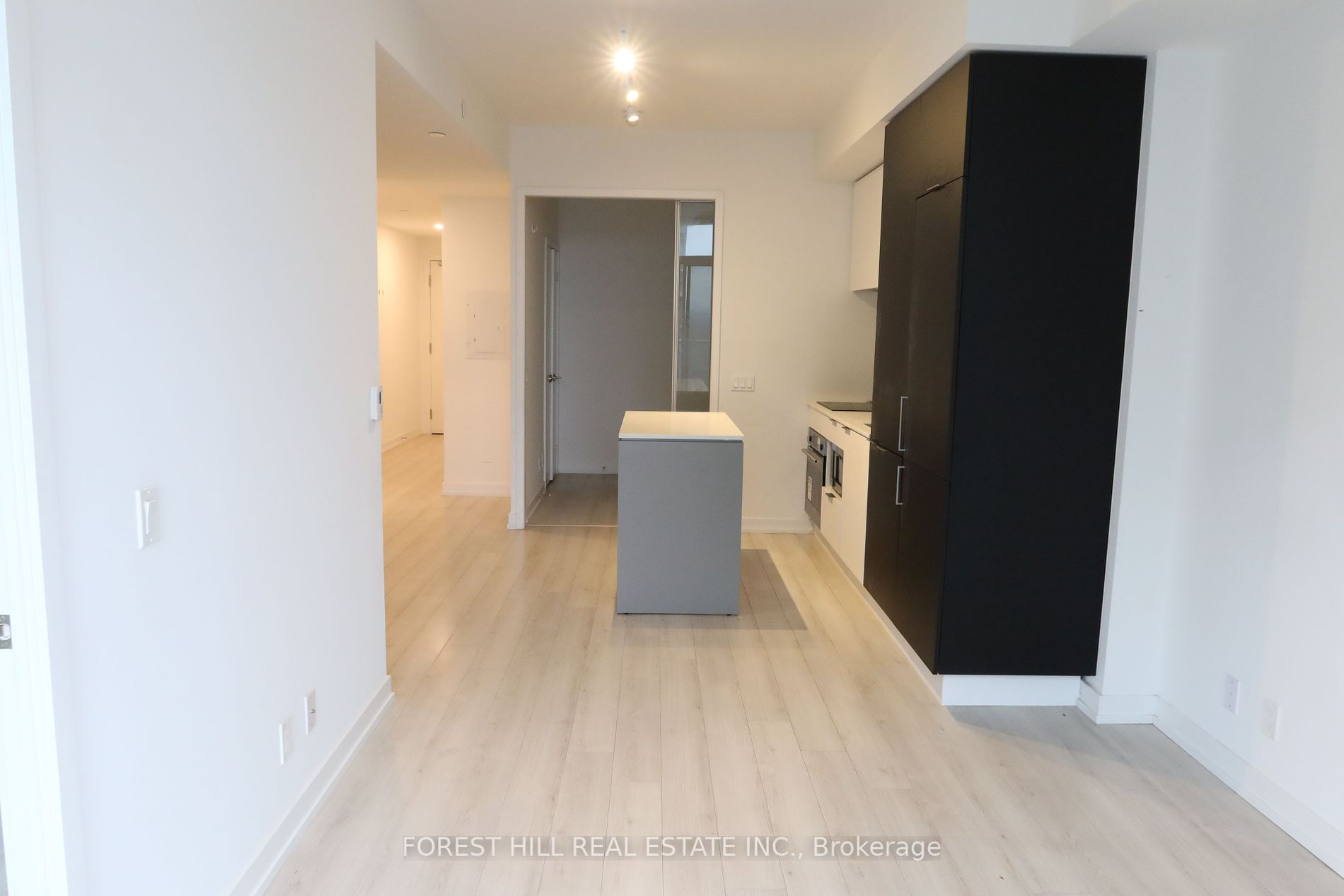 33 Helendale Avenue, #2101