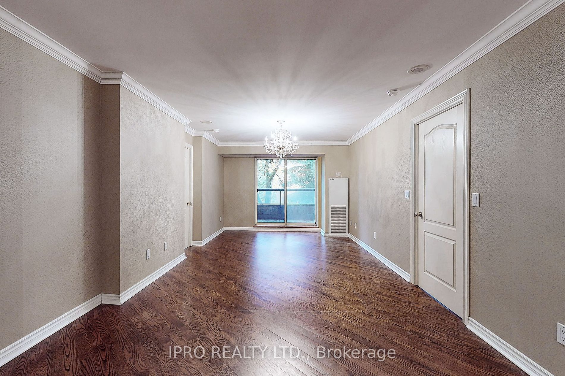 18 Sommerset Way, #216