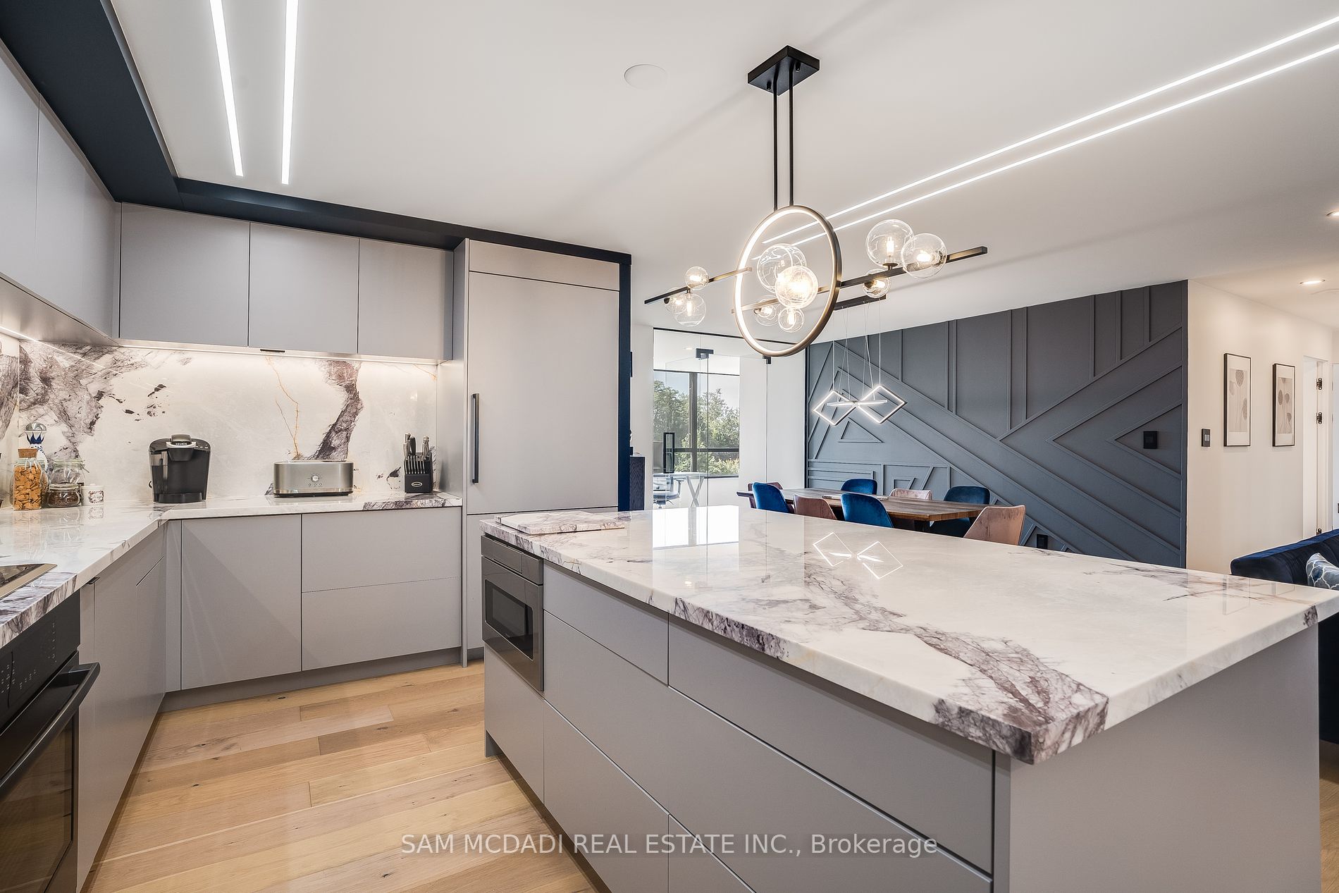 5444 Yonge Street #304