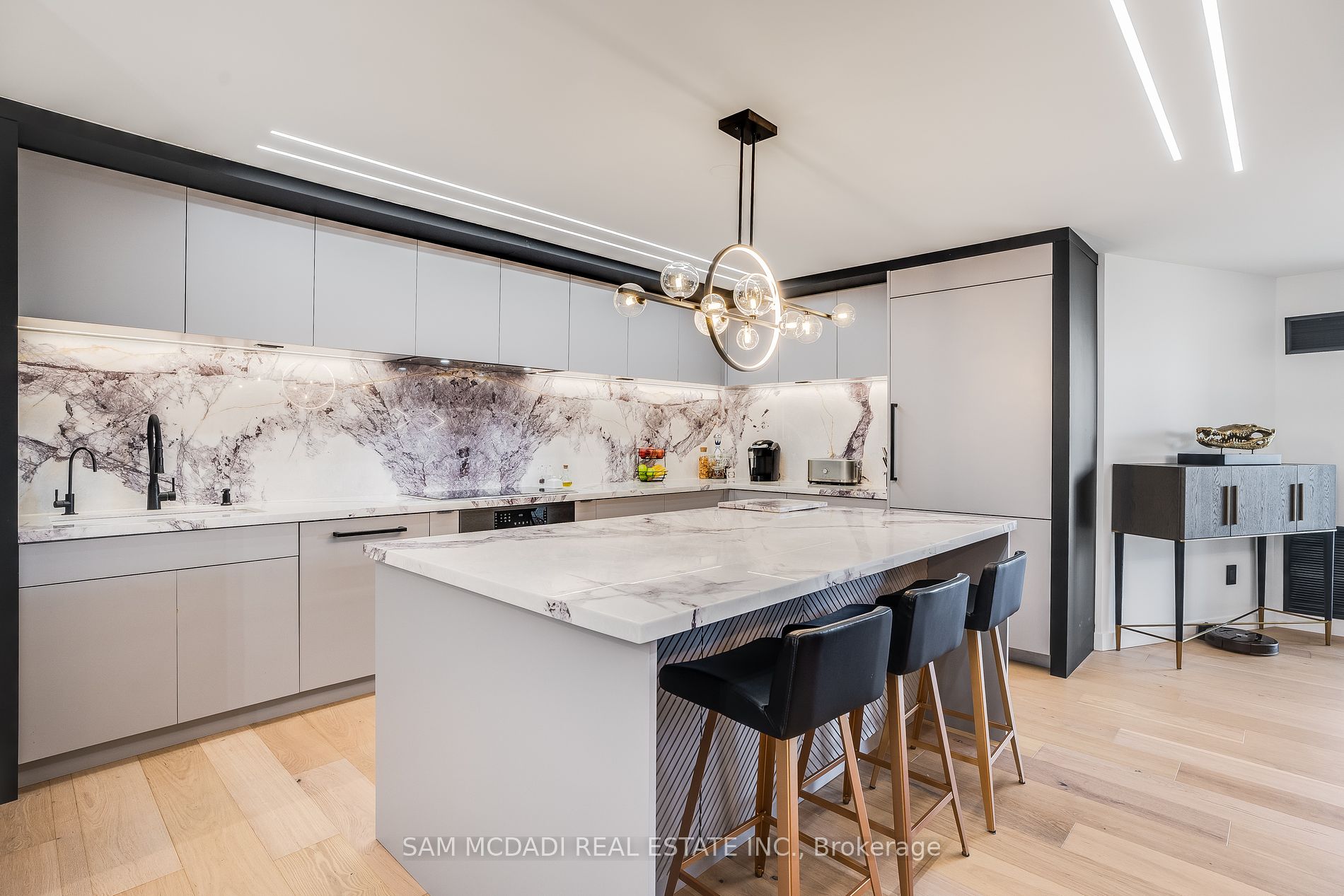 5444 Yonge Street #304