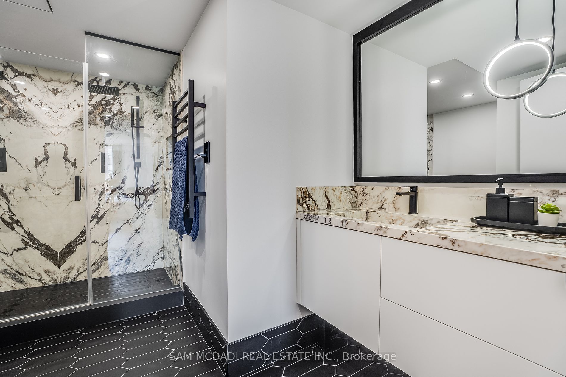 5444 Yonge Street #304