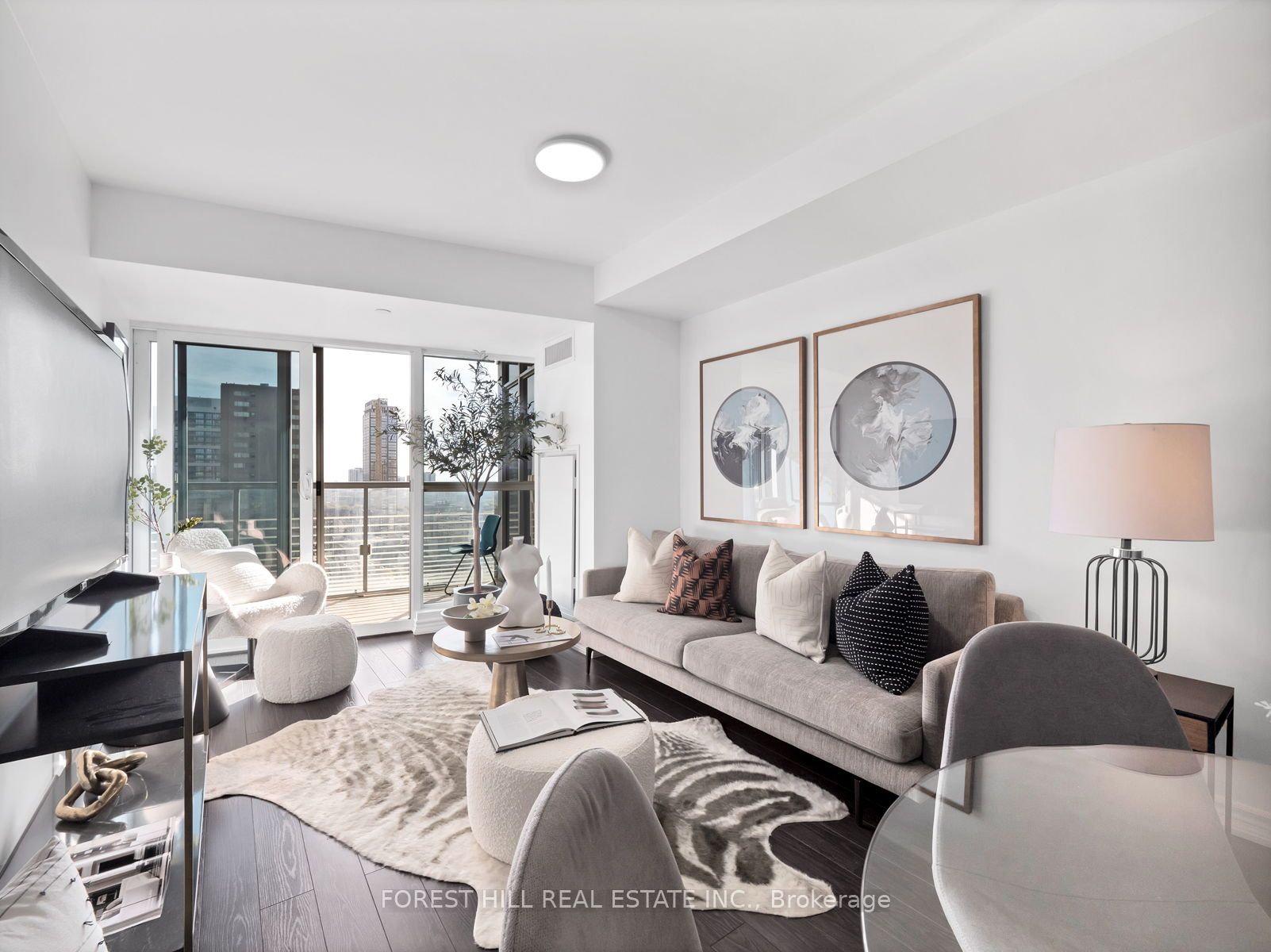 386 Yonge Street, #2105