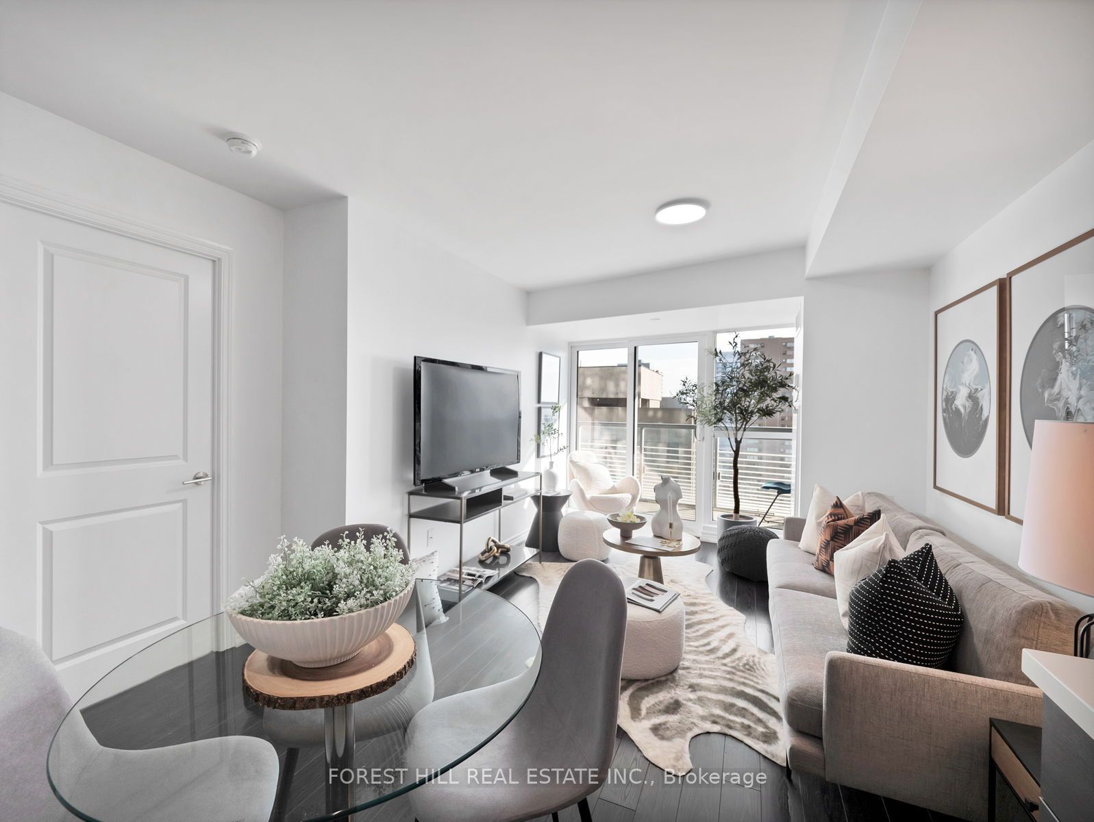386 Yonge Street, #2105