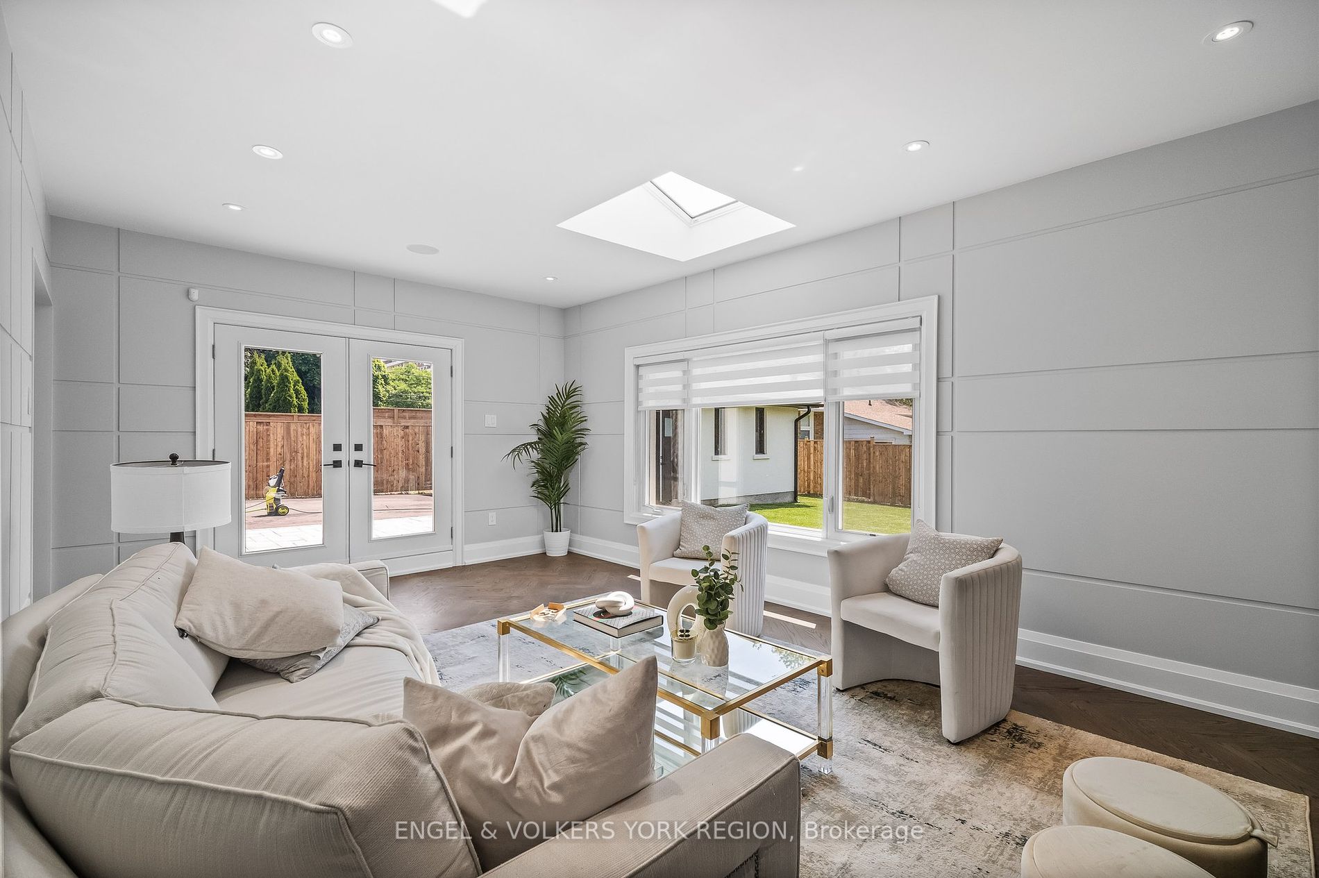 95 Risebrough Ave