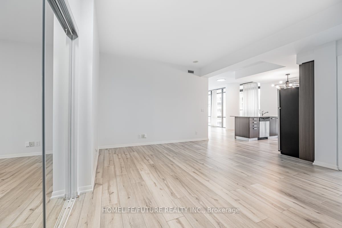 832 Bay St, #605