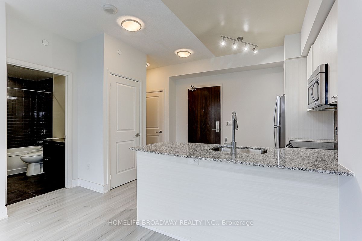 88 Sheppard Avenue E, #2405