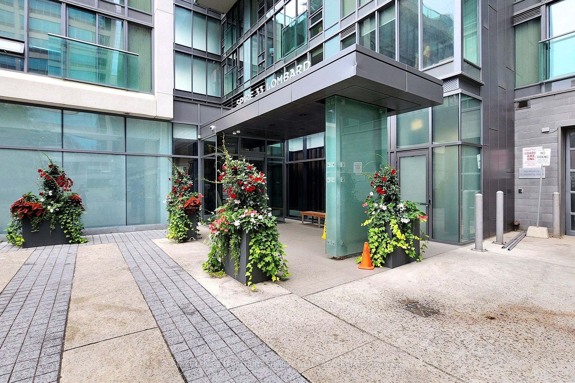 33 Lombard St, #502