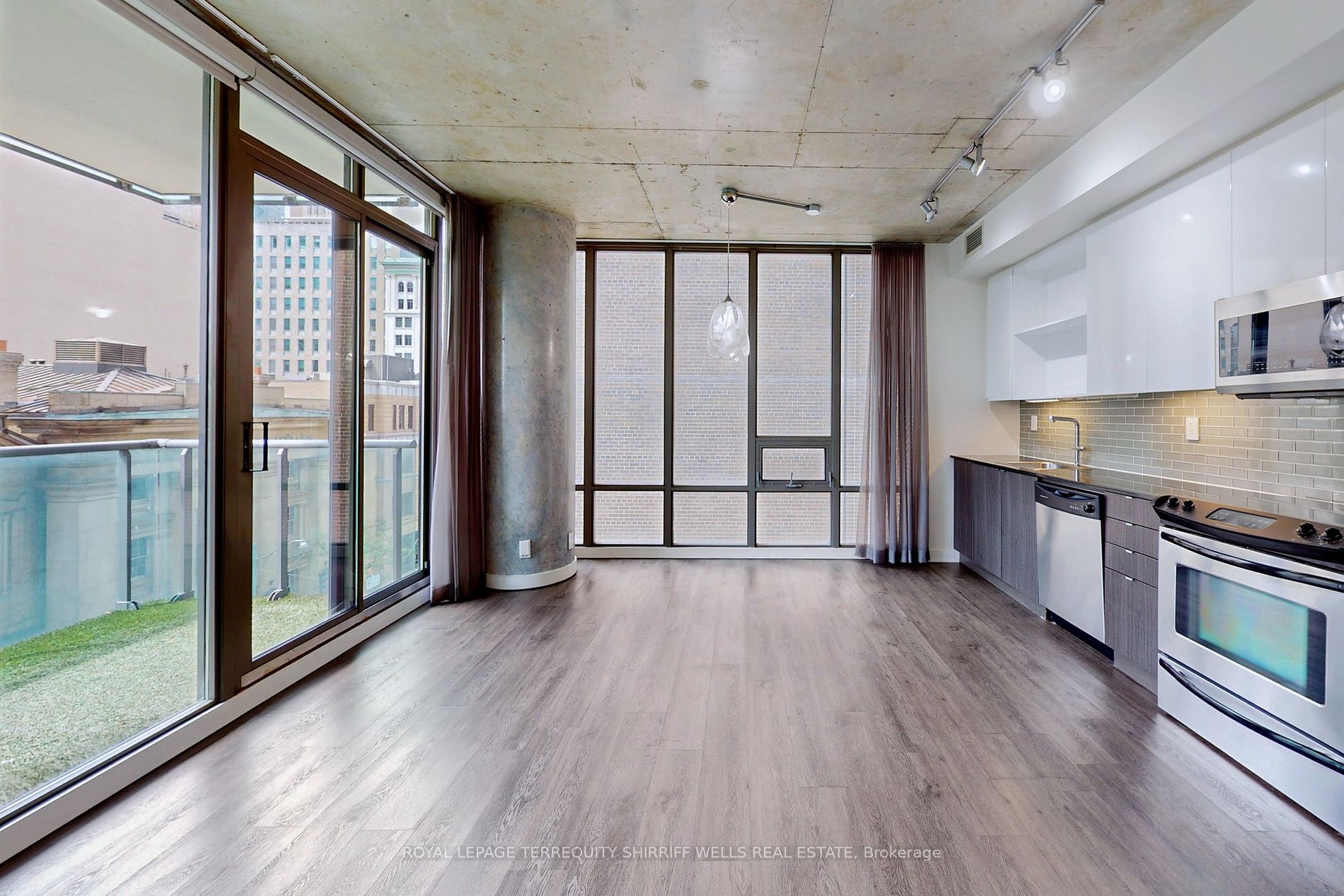 33 Lombard St, #502