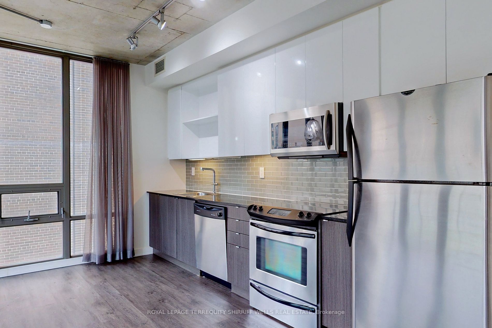 33 Lombard St, #502