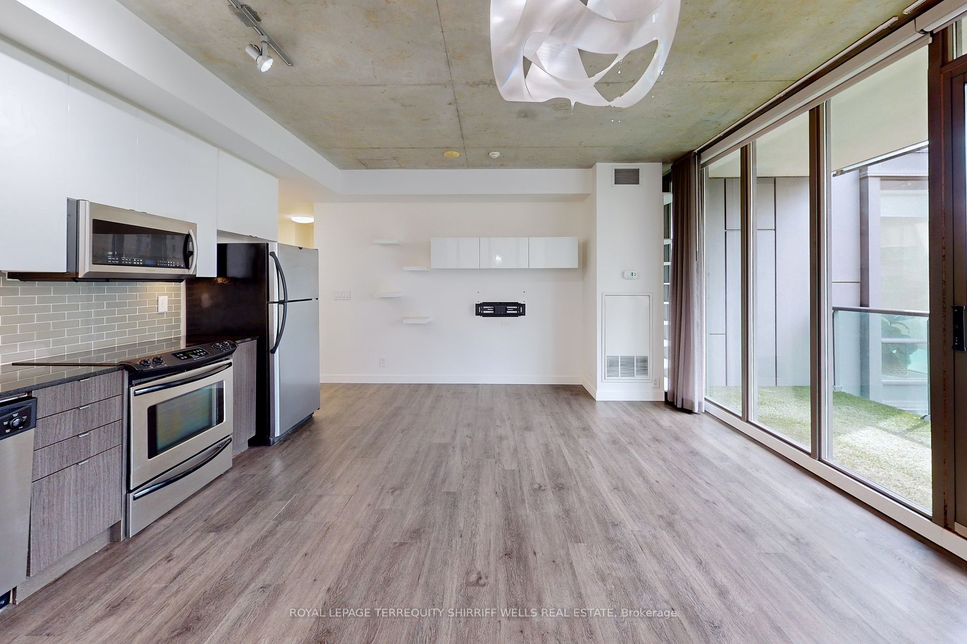 33 Lombard St, #502