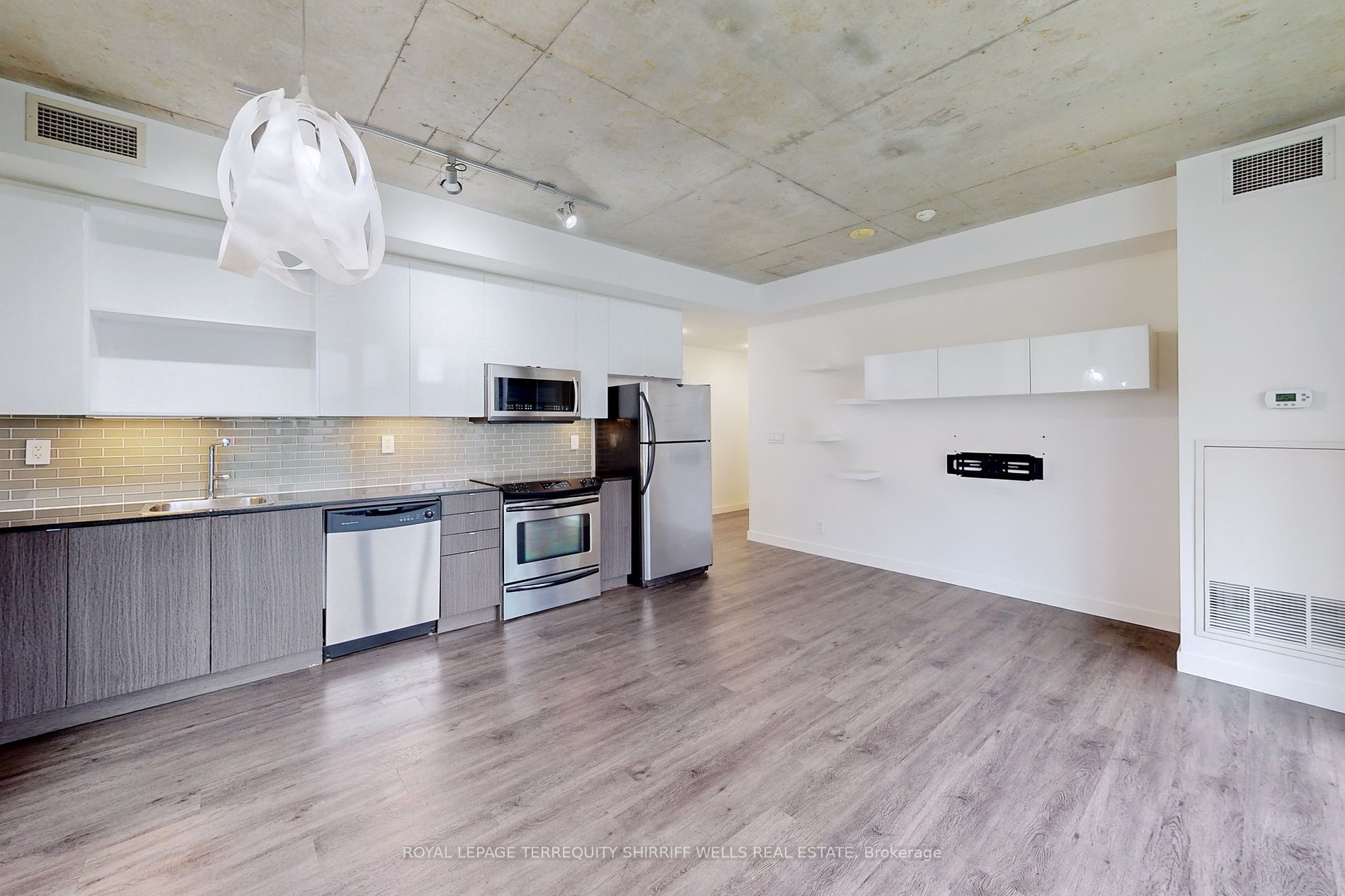 33 Lombard St, #502