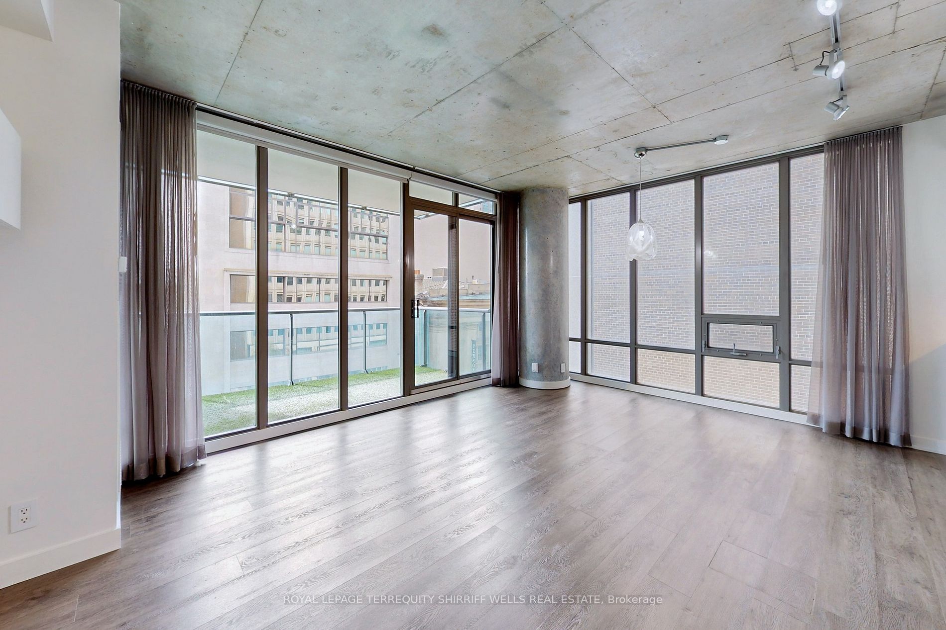 33 Lombard St, #502