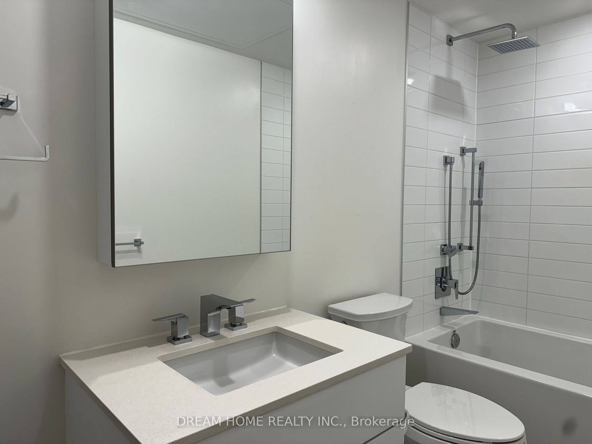 25 Richmond St E, #317