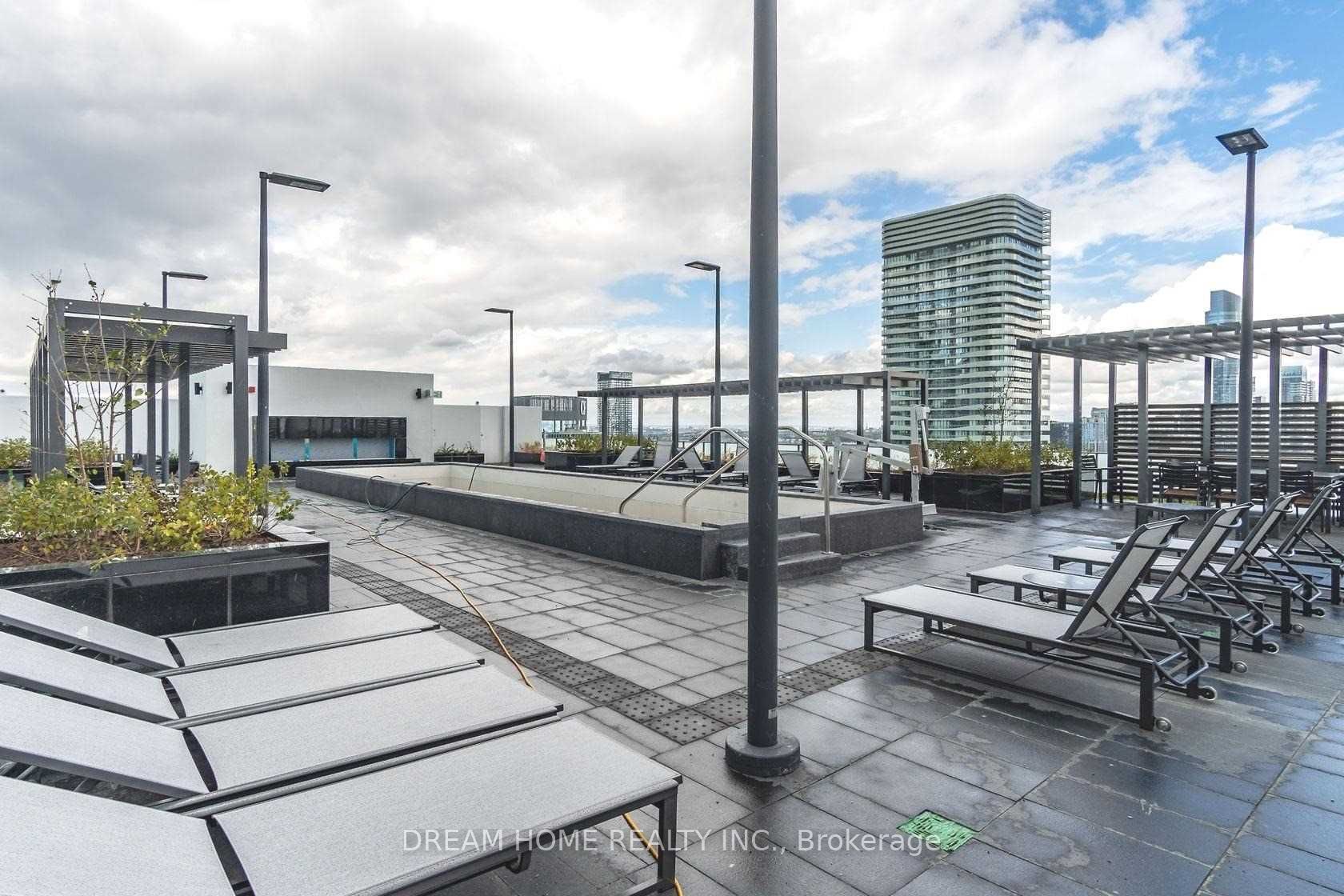 25 Richmond St E, #317
