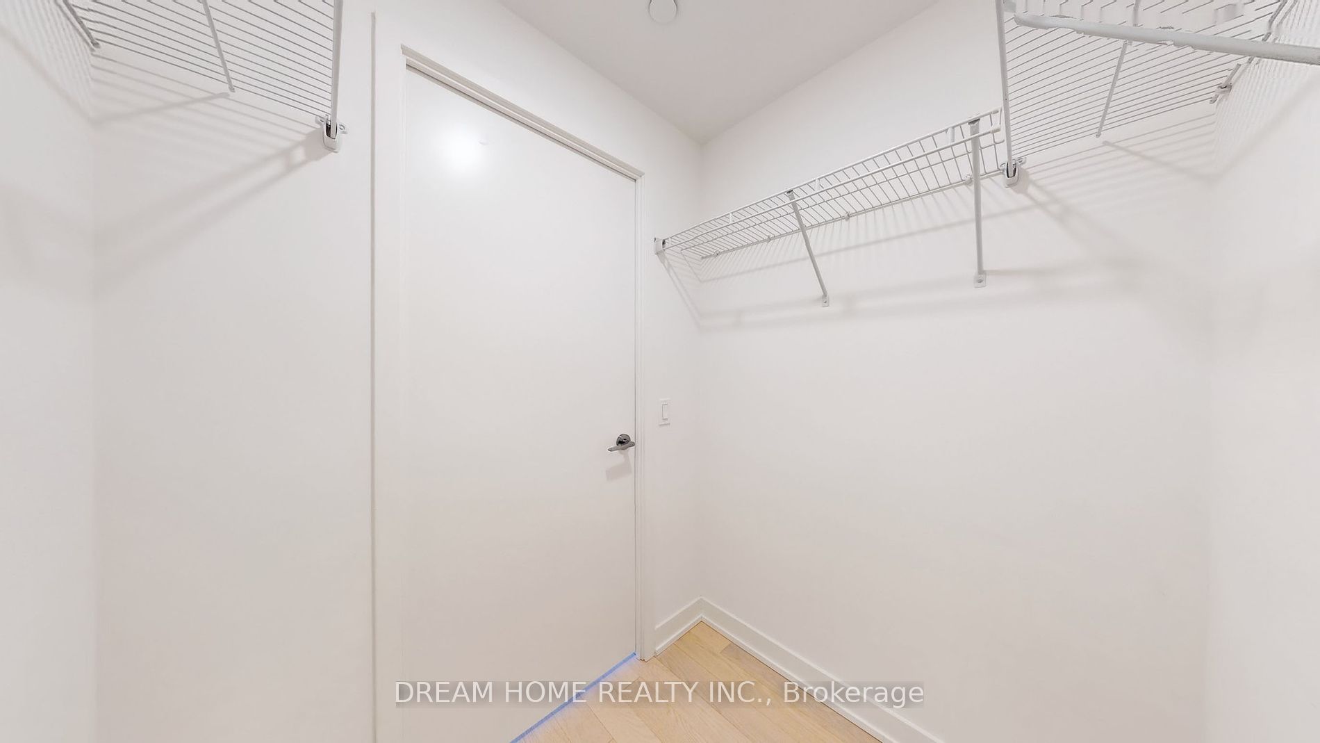 25 Richmond St E, #317