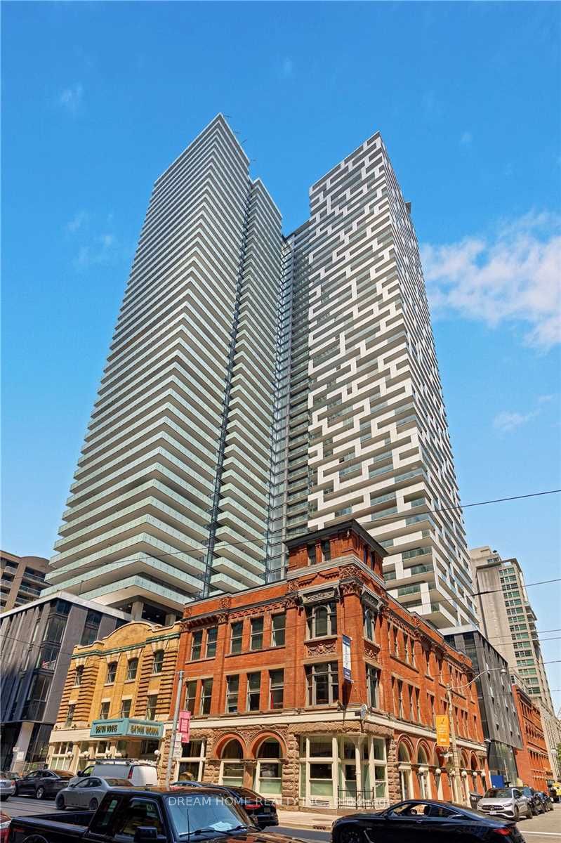 25 Richmond St E, #317