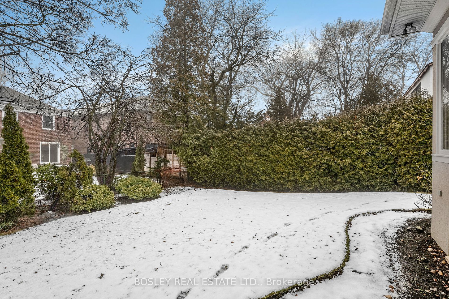 431 Heath Street E