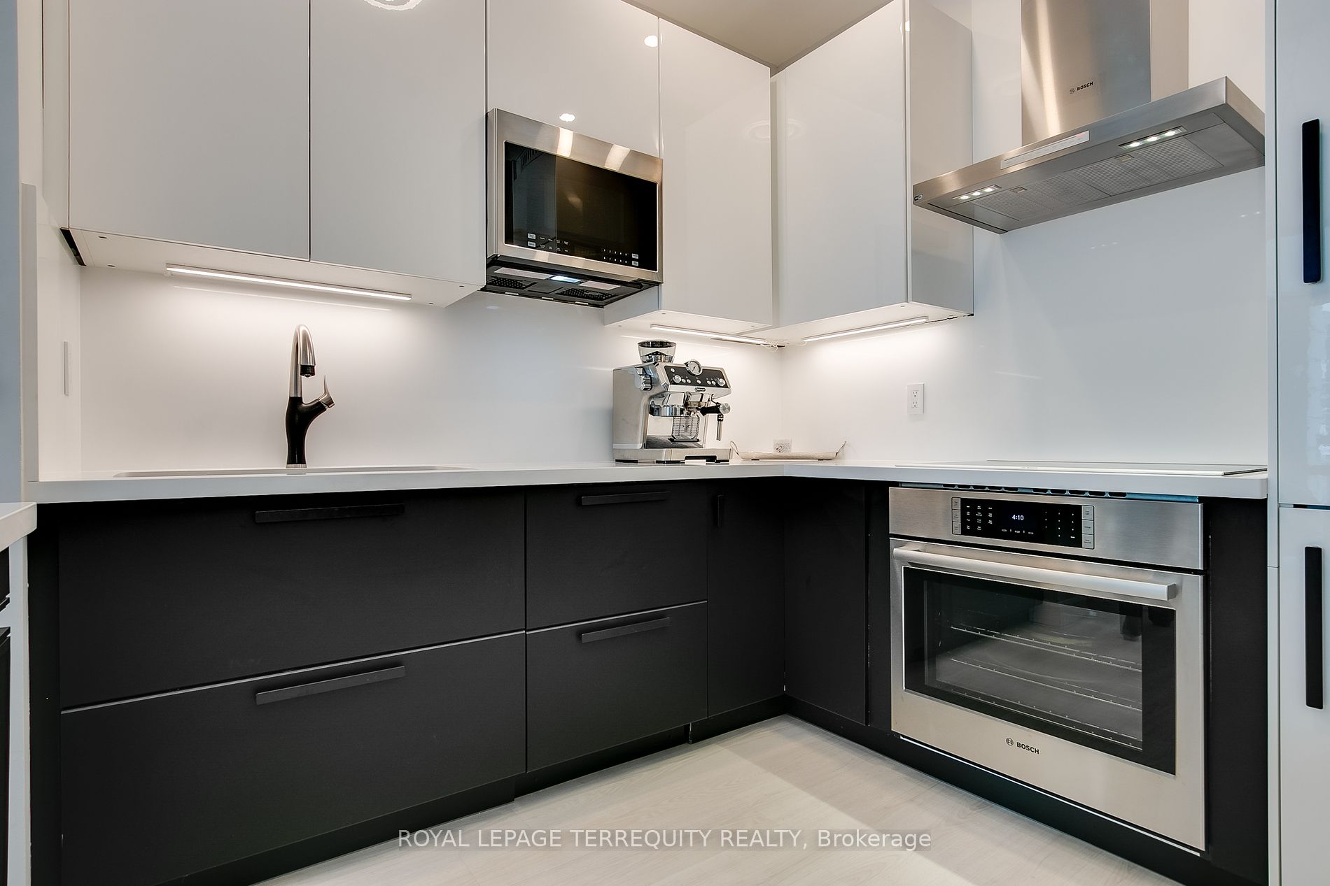 410 Queens Quay W, #216