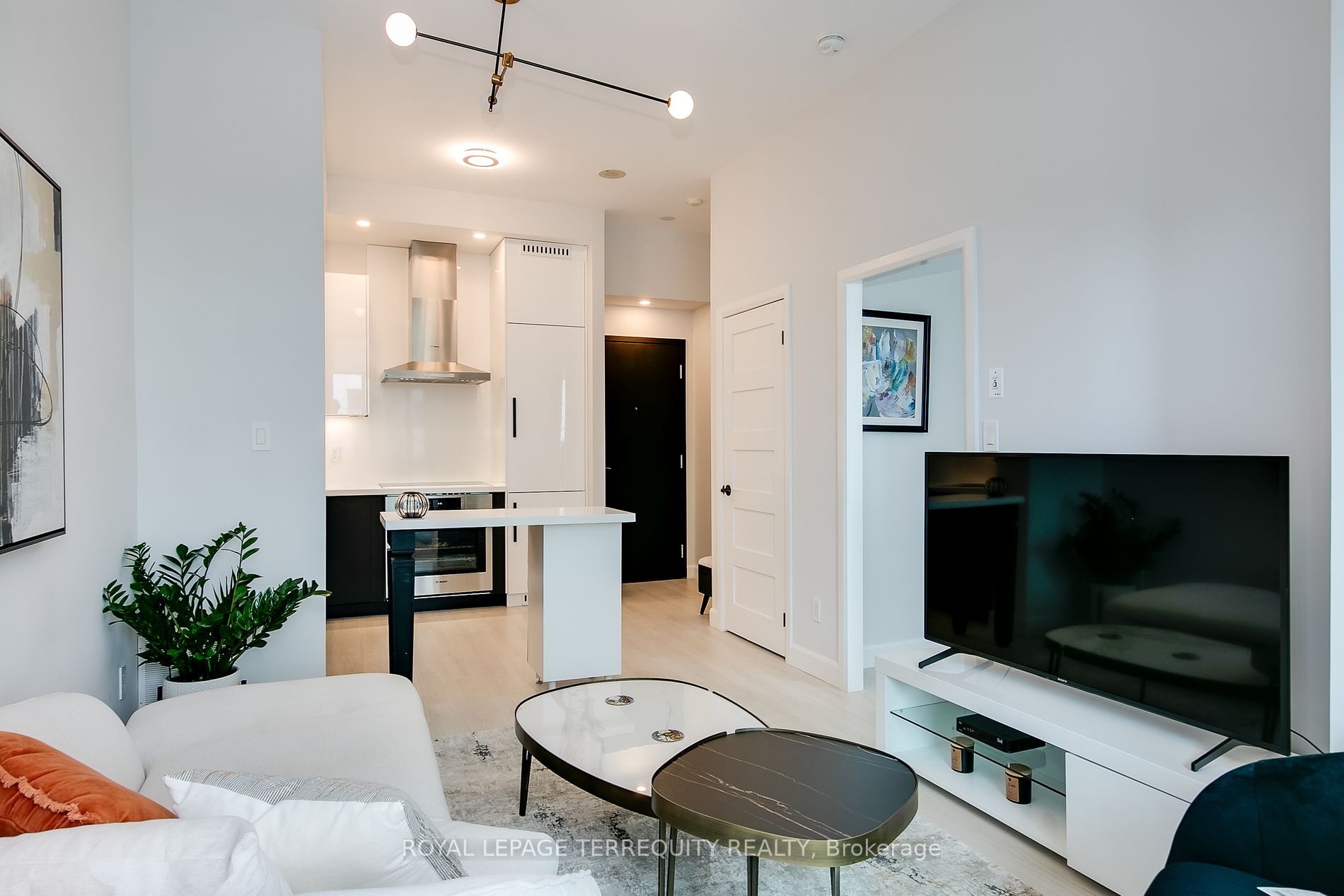 410 Queens Quay W, #216