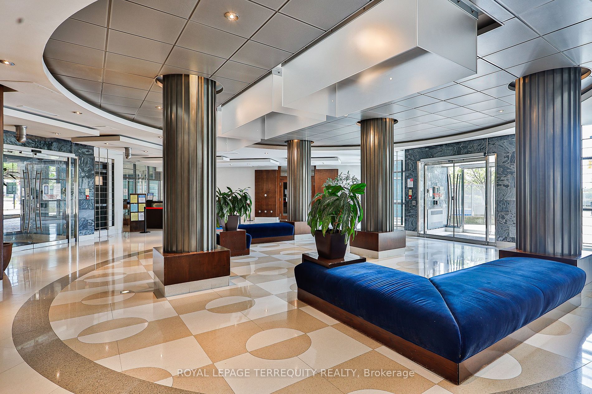 410 Queens Quay W, #216