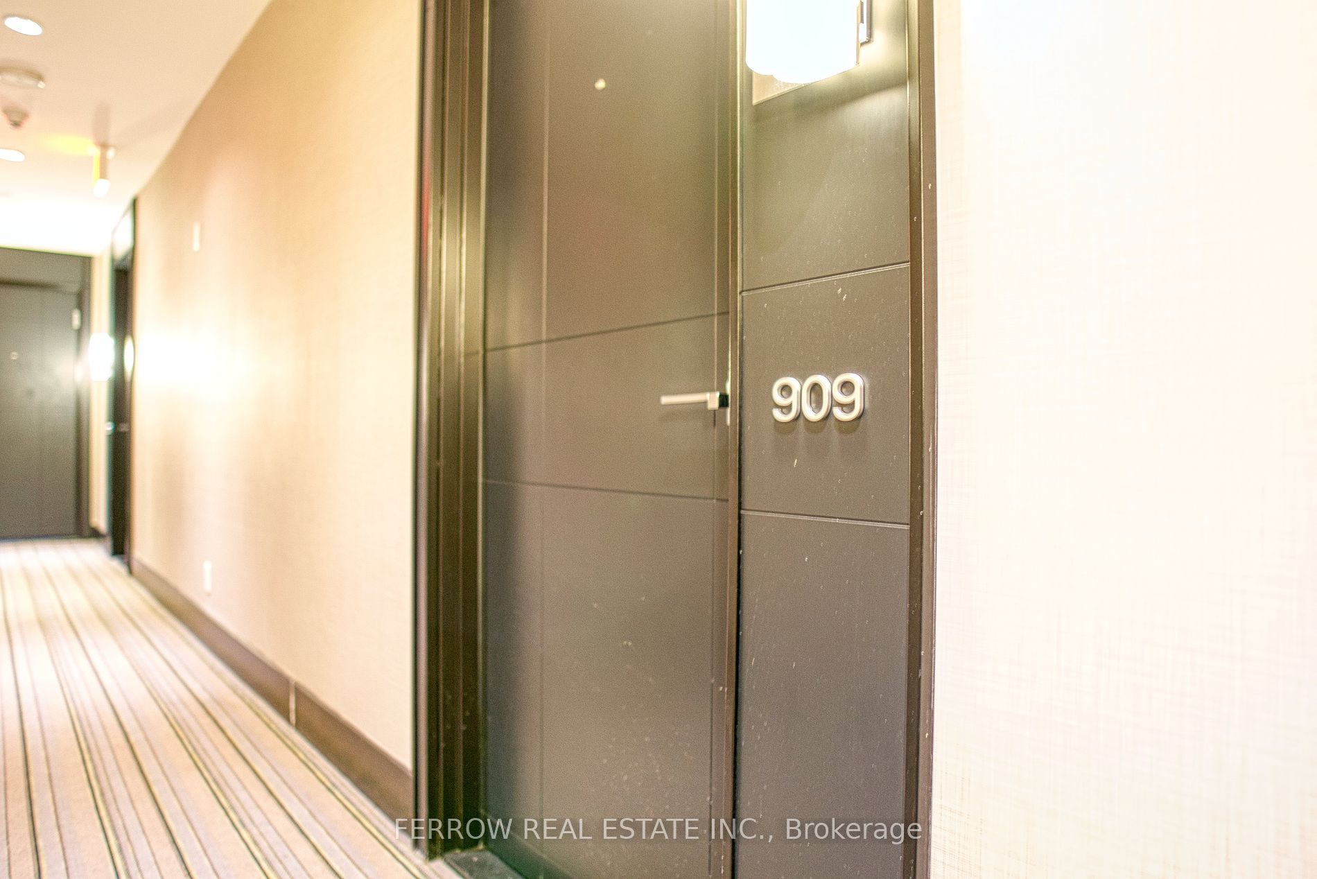 89 Dunfield Ave, #909